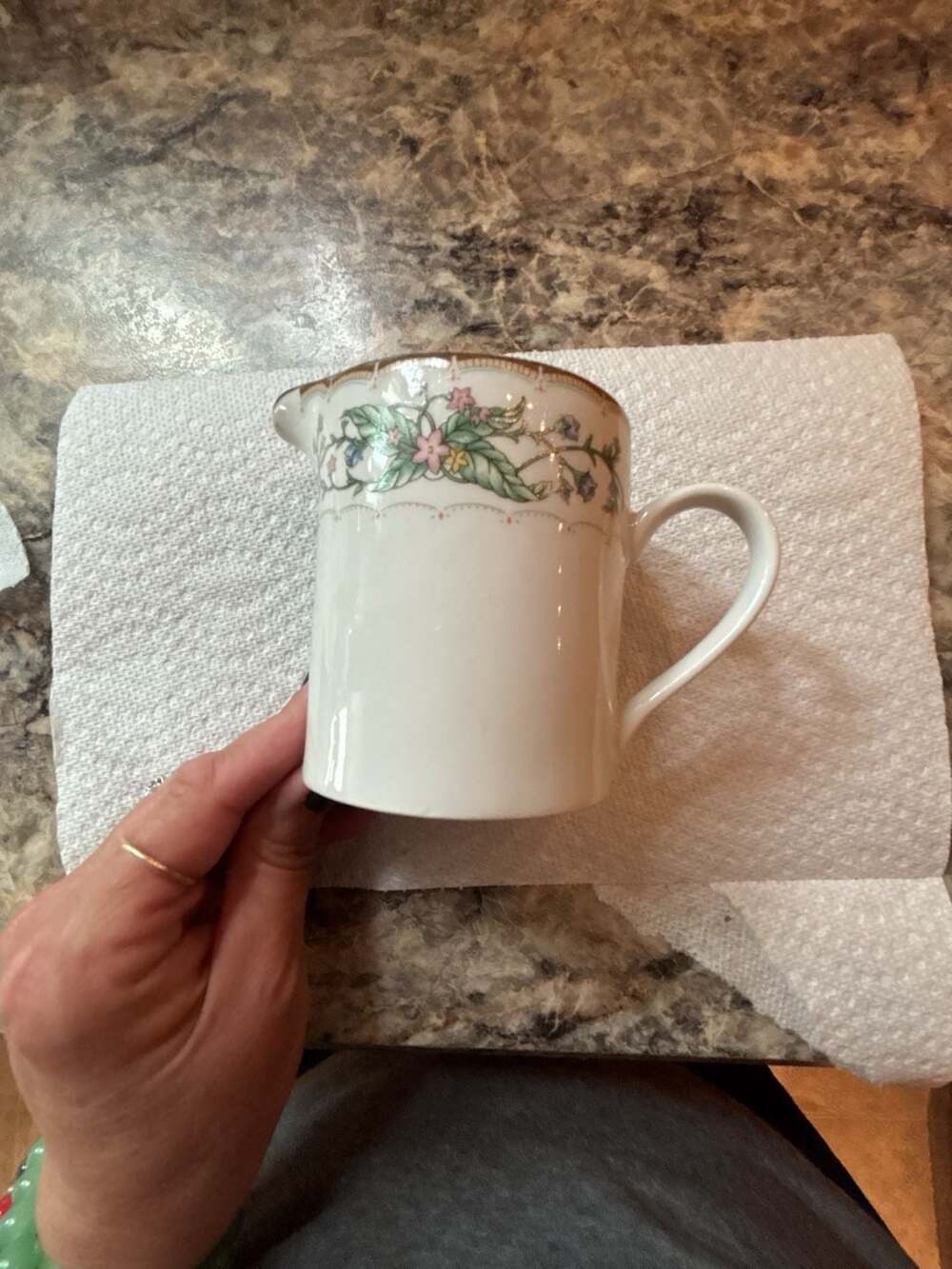 Farberware Wellesley 486 Creamer Floral Fine China